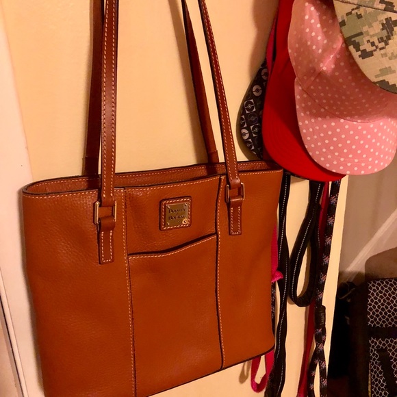 Dooney & Bourke leather purse - Picture 1 of 8